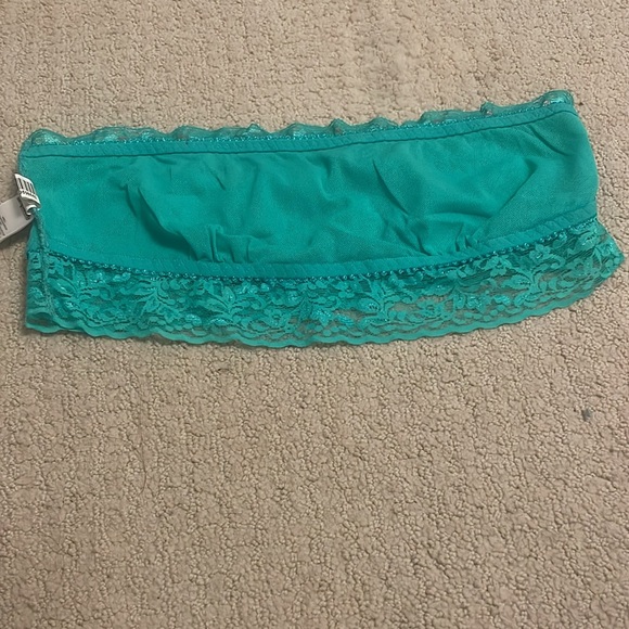 Floral Lace Bandeau - Picture 5 of 6